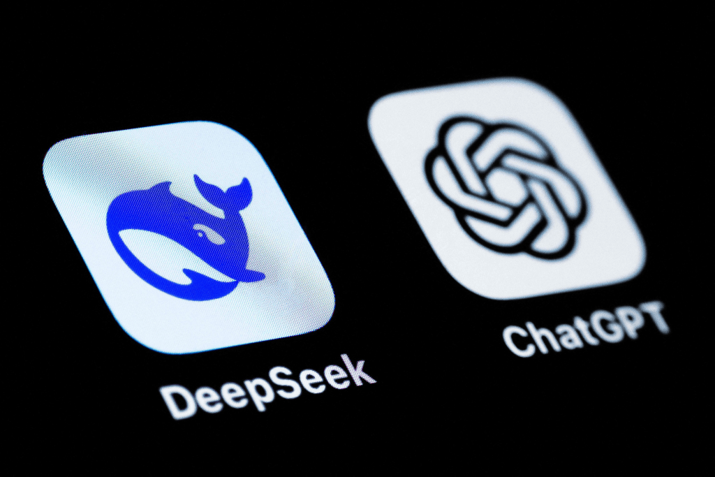 ChatGPT vs. DeepSeek